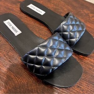 Steve Madden Quilted Black Slide Sandals! Super cute 🥰